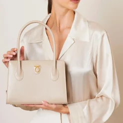 Anna – Sky blue pale (patent)
