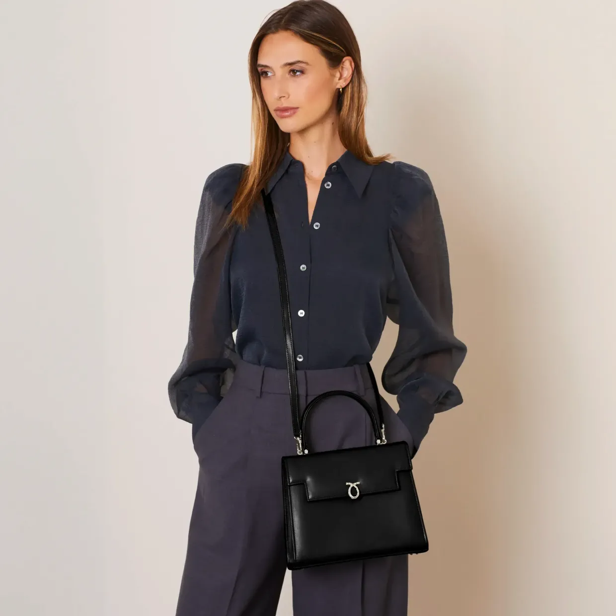 Traviata with palladium fittings – Ebony Black