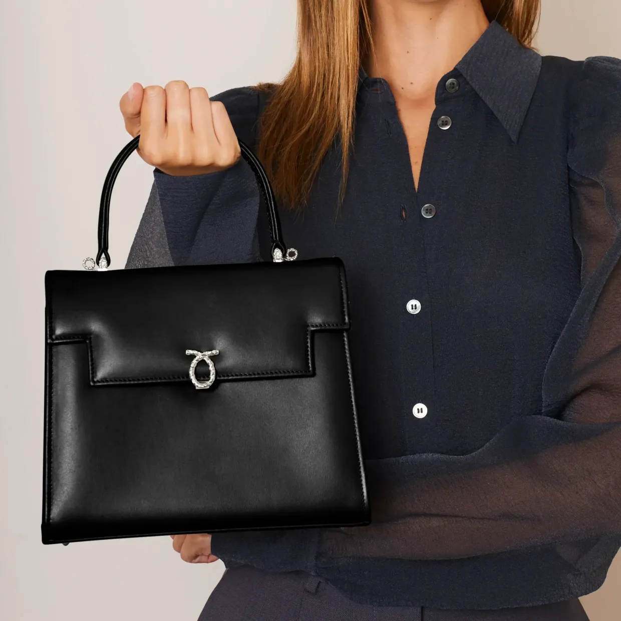 Traviata with palladium fittings – Ebony Black